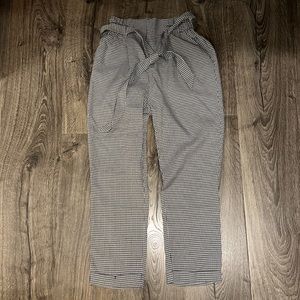 Black and white pants w/ pockets
